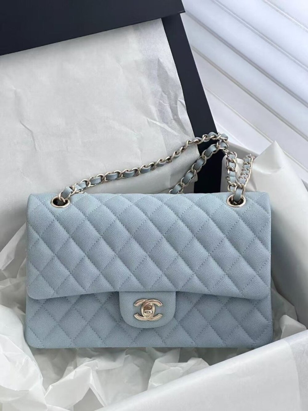 Classic CHANEL Bag: A Stylish and Versatile Choice for Elegance